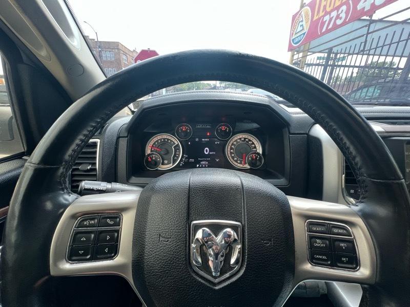 RAM 1500 Laramie Crew Cab SWB 4WD 2017