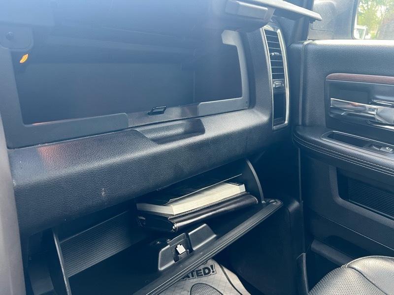 RAM 1500 Laramie Crew Cab SWB 4WD 2017