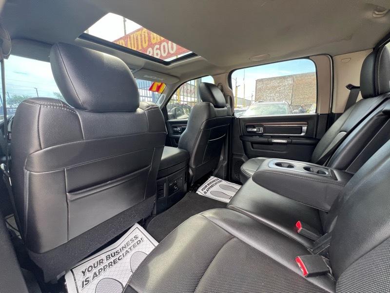 RAM 1500 Laramie Crew Cab SWB 4WD 2017