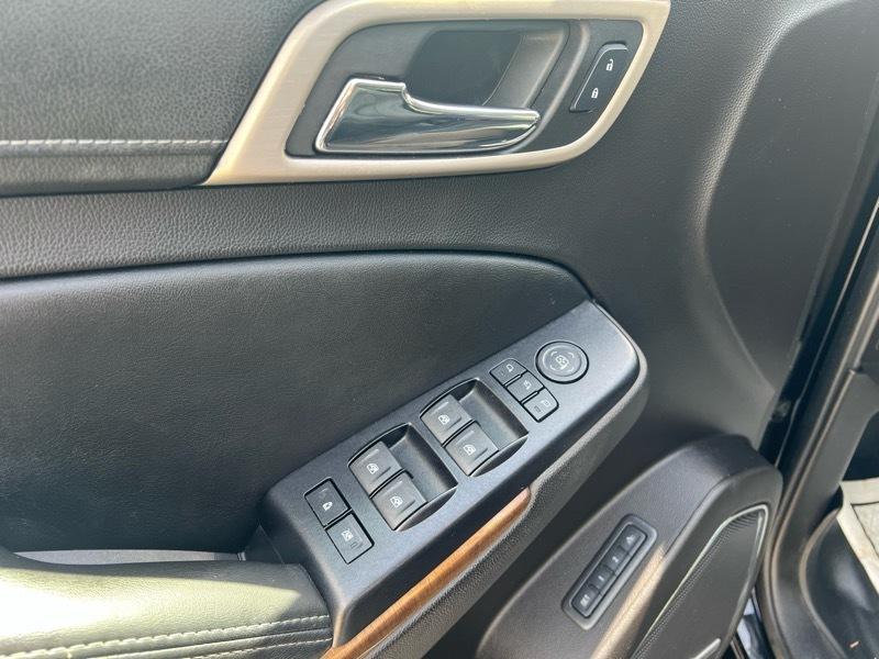 GMC Yukon Denali XL 4WD 2015