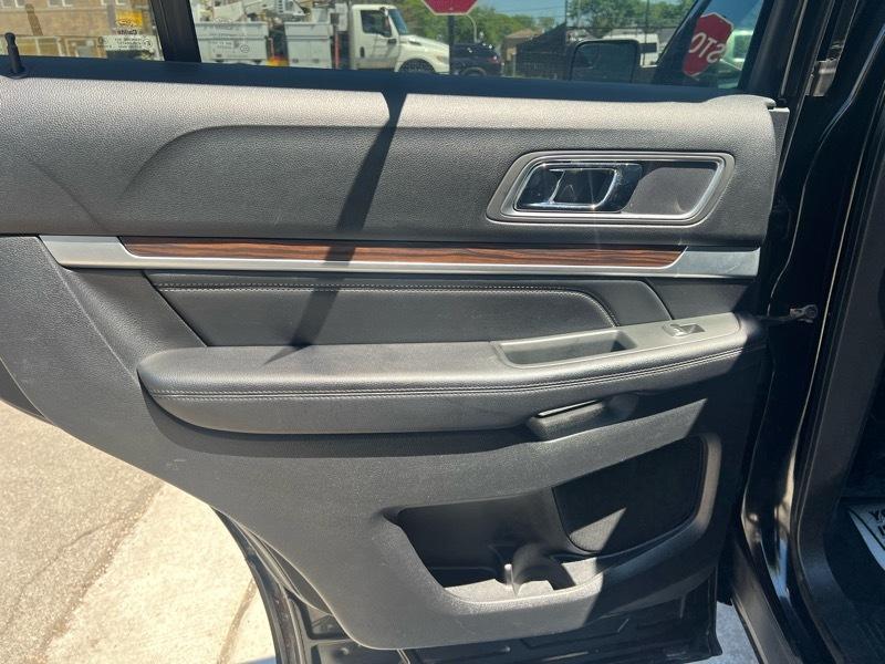 Ford Explorer Limited 4WD 2017