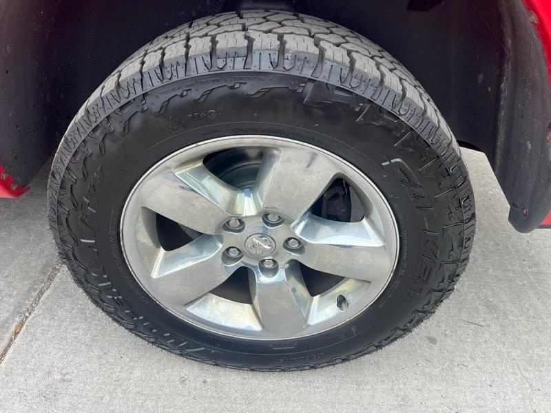 RAM 1500 SLT Quad Cab 4WD 2016
