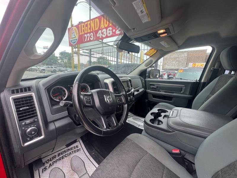 RAM 1500 SLT Quad Cab 4WD 2016
