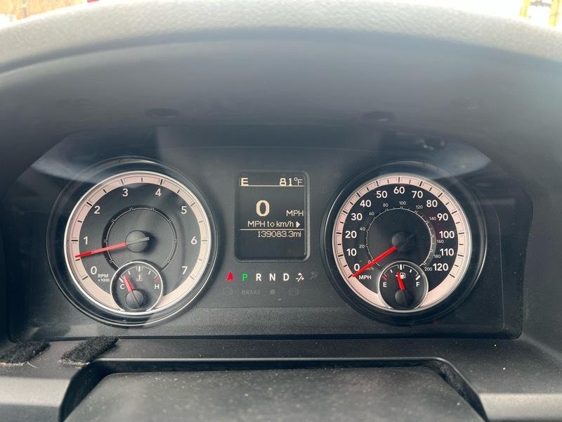 RAM 1500 SLT Quad Cab 4WD 2016