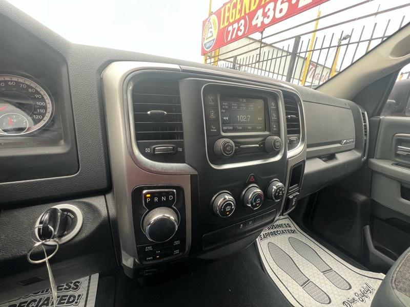 RAM 1500 SLT Quad Cab 4WD 2016