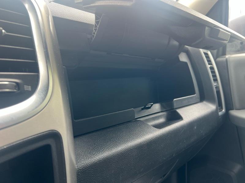 RAM 1500 SLT Quad Cab 4WD 2016