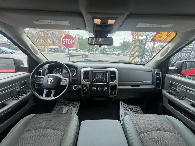 RAM 1500 SLT Quad Cab 4WD 2016