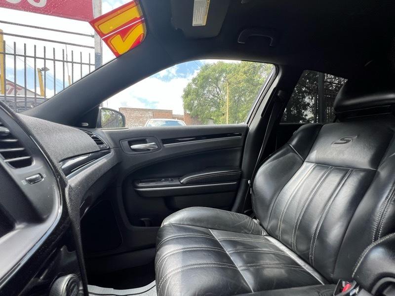 Chrysler 300 S V6 RWD 2021