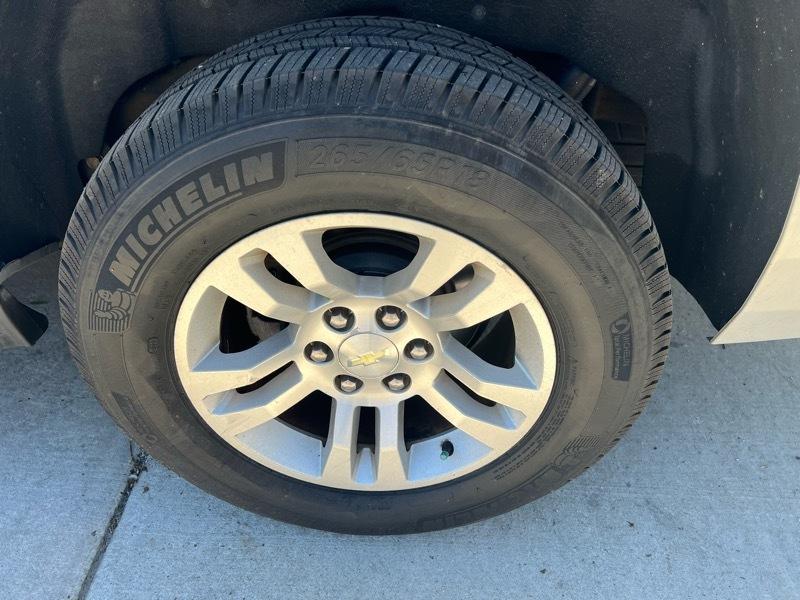 Chevrolet Suburban LT 4WD 2016