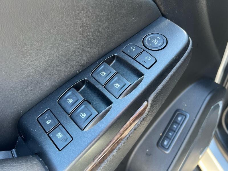 Chevrolet Suburban LT 4WD 2016