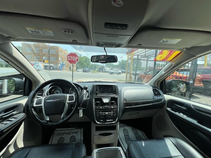 Chrysler Town & Country Touring 2016
