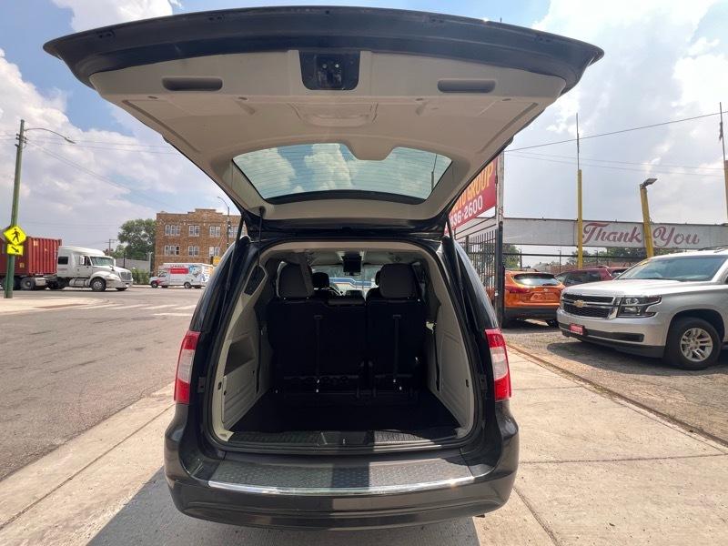 Chrysler Town & Country Touring 2016