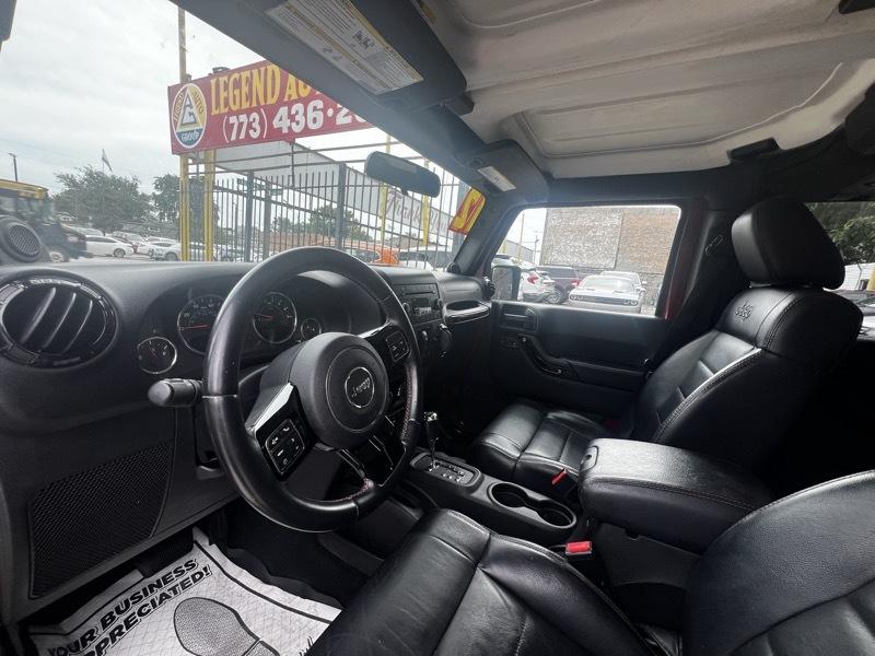 Jeep Wrangler Unlimited Sahara 4WD 2012