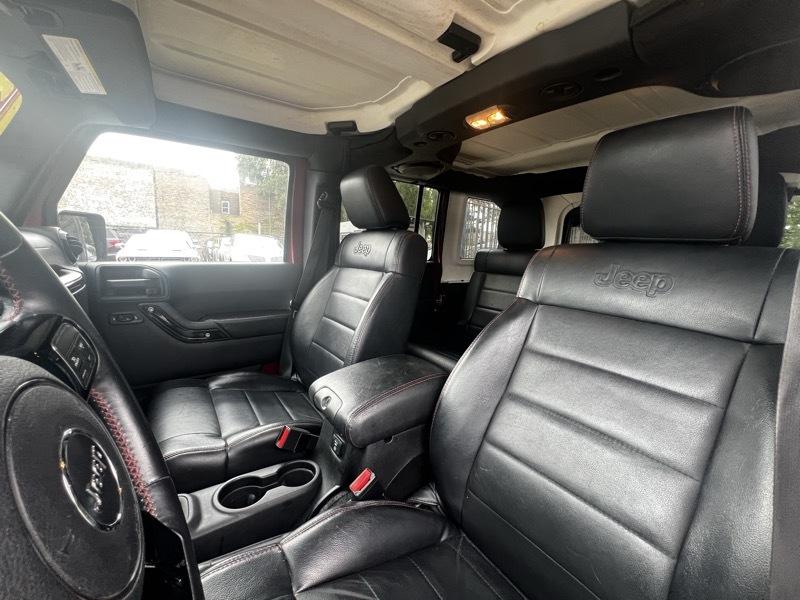 Jeep Wrangler Unlimited Sahara 4WD 2012