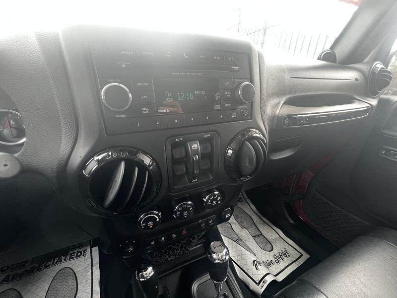 Jeep Wrangler Unlimited Sahara 4WD 2012
