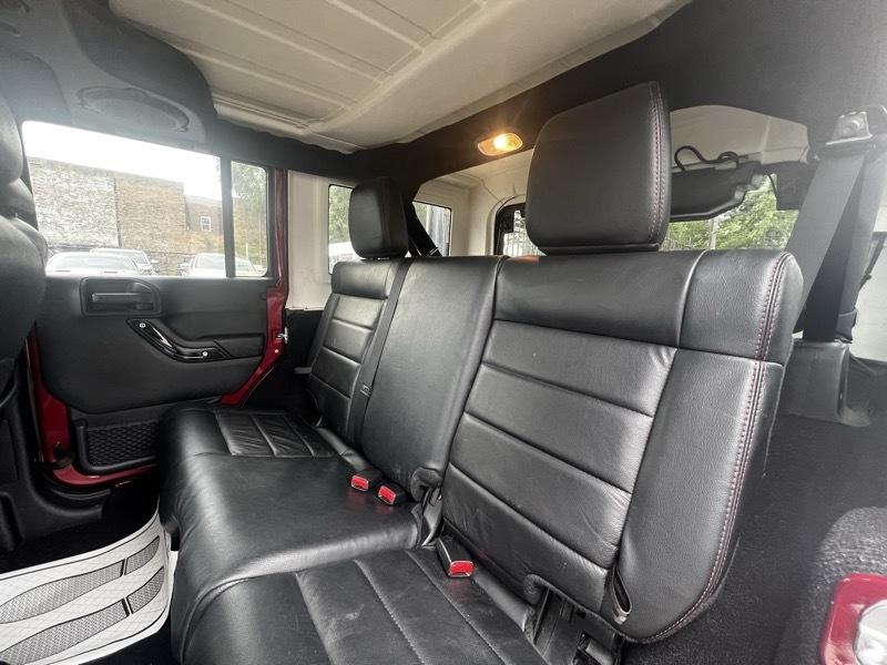 Jeep Wrangler Unlimited Sahara 4WD 2012