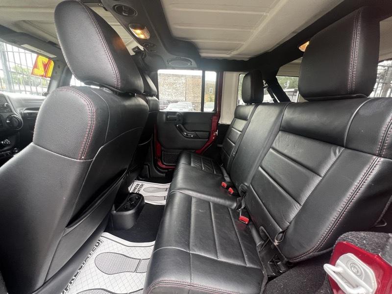 Jeep Wrangler Unlimited Sahara 4WD 2012