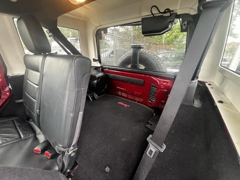 Jeep Wrangler Unlimited Sahara 4WD 2012