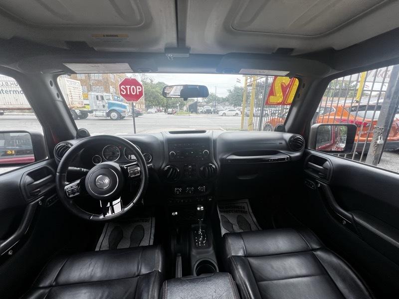Jeep Wrangler Unlimited Sahara 4WD 2012