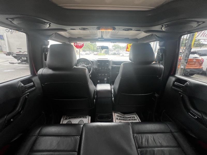 Jeep Wrangler Unlimited Sahara 4WD 2012