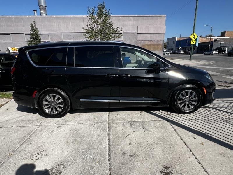 Chrysler Pacifica Touring-L Plus 2020