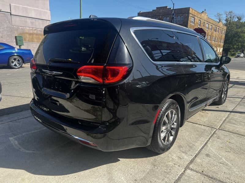 Chrysler Pacifica Touring-L Plus 2020