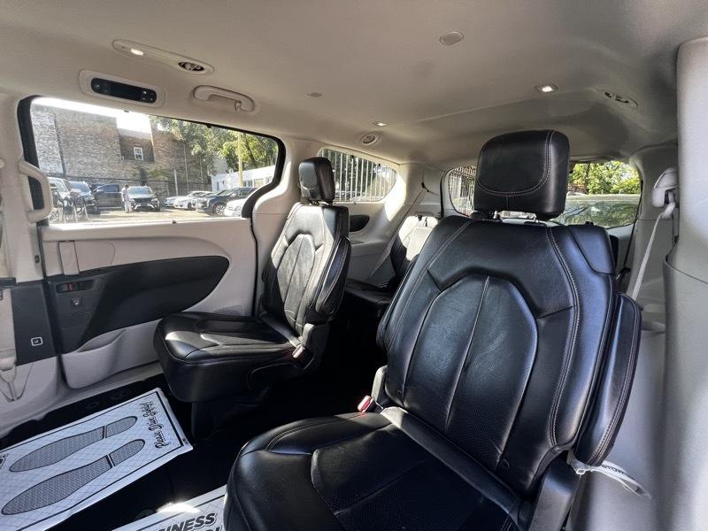 Chrysler Pacifica Touring-L Plus 2020