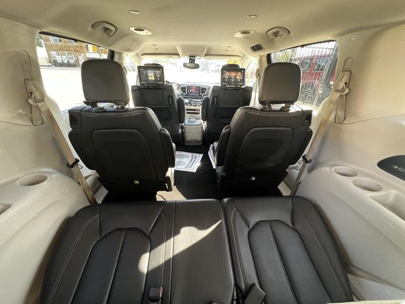 Chrysler Pacifica Touring-L Plus 2020