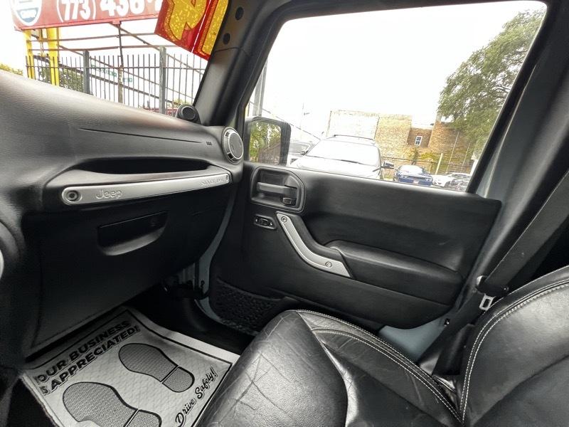 Jeep Wrangler Unlimited Sahara 4WD 2014