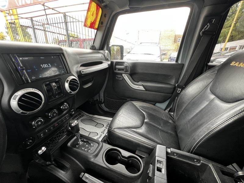 Jeep Wrangler Unlimited Sahara 4WD 2014