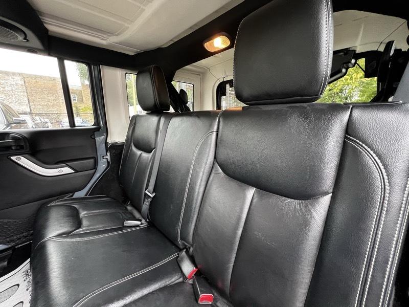 Jeep Wrangler Unlimited Sahara 4WD 2014