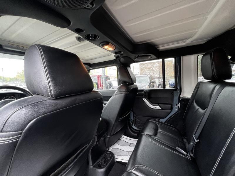 Jeep Wrangler Unlimited Sahara 4WD 2014