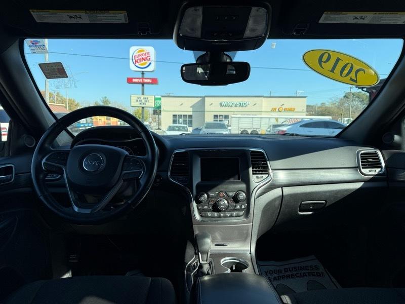 Jeep Grand Cherokee Laredo 4WD 2019