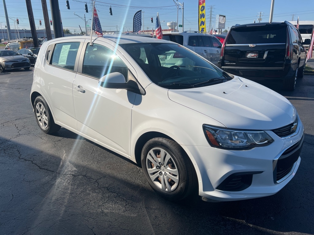 2020 Chevrolet Sonic LT photo 3