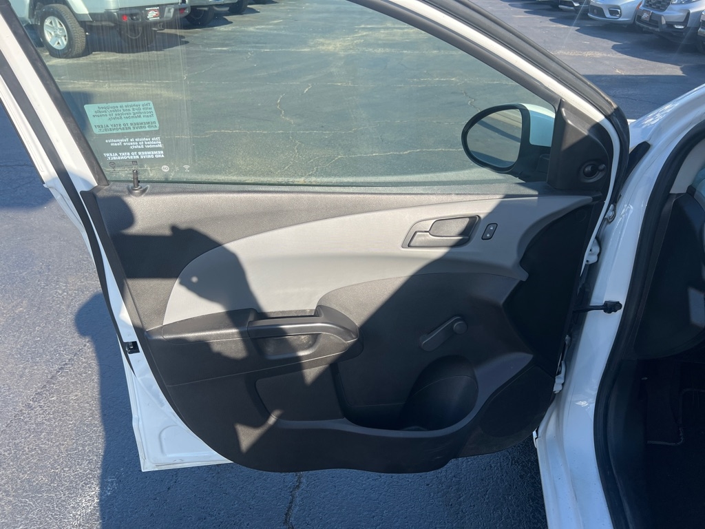 2020 Chevrolet Sonic LT photo 8