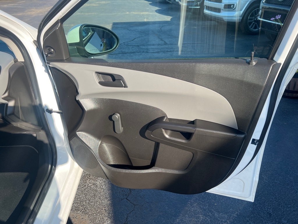2020 Chevrolet Sonic LT photo 15
