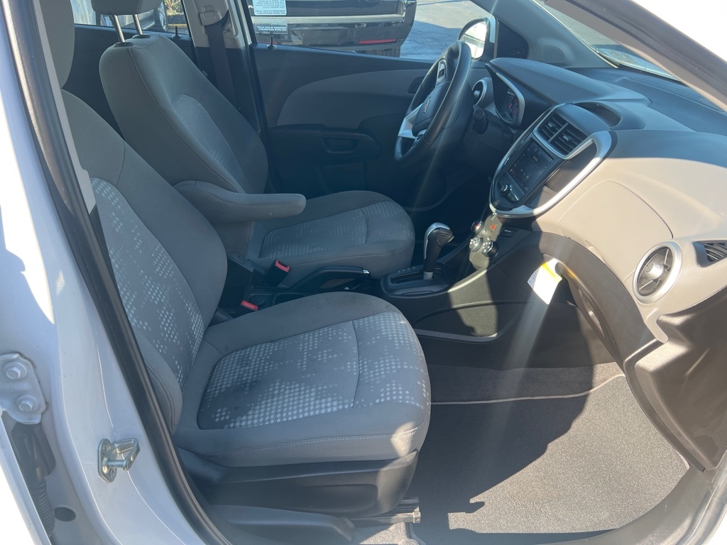 2020 Chevrolet Sonic LT photo 16
