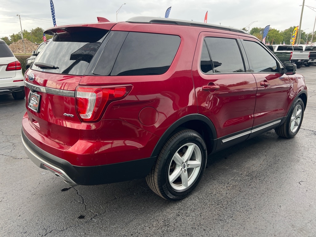 2017 Ford Explorer XLT photo 5