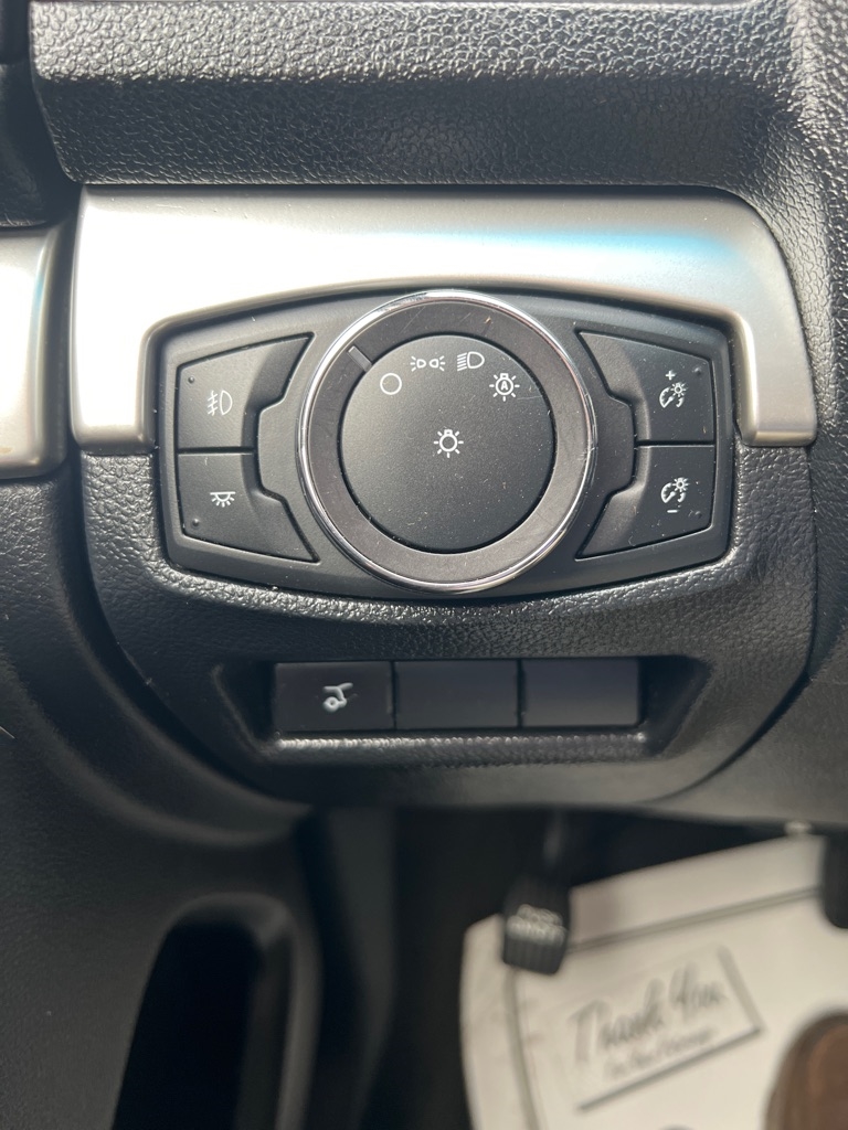 2017 Ford Explorer XLT photo 23