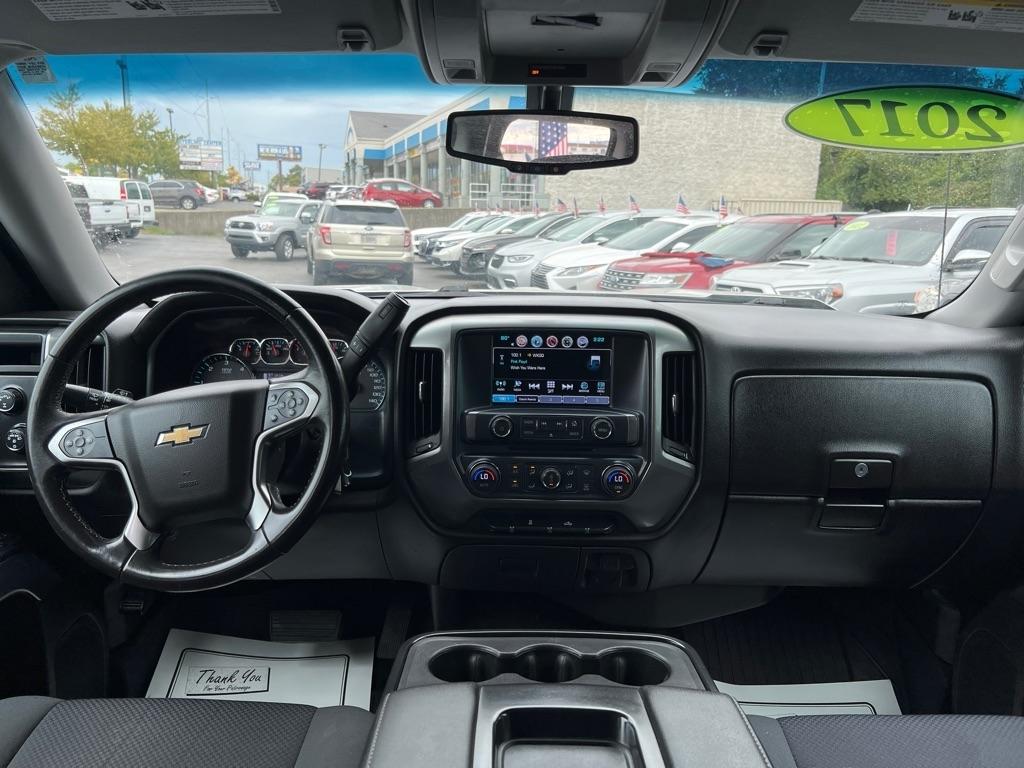 Chevrolet Silverado 1500 4WD Crew Cab 143.5" LT w/1LT 2017