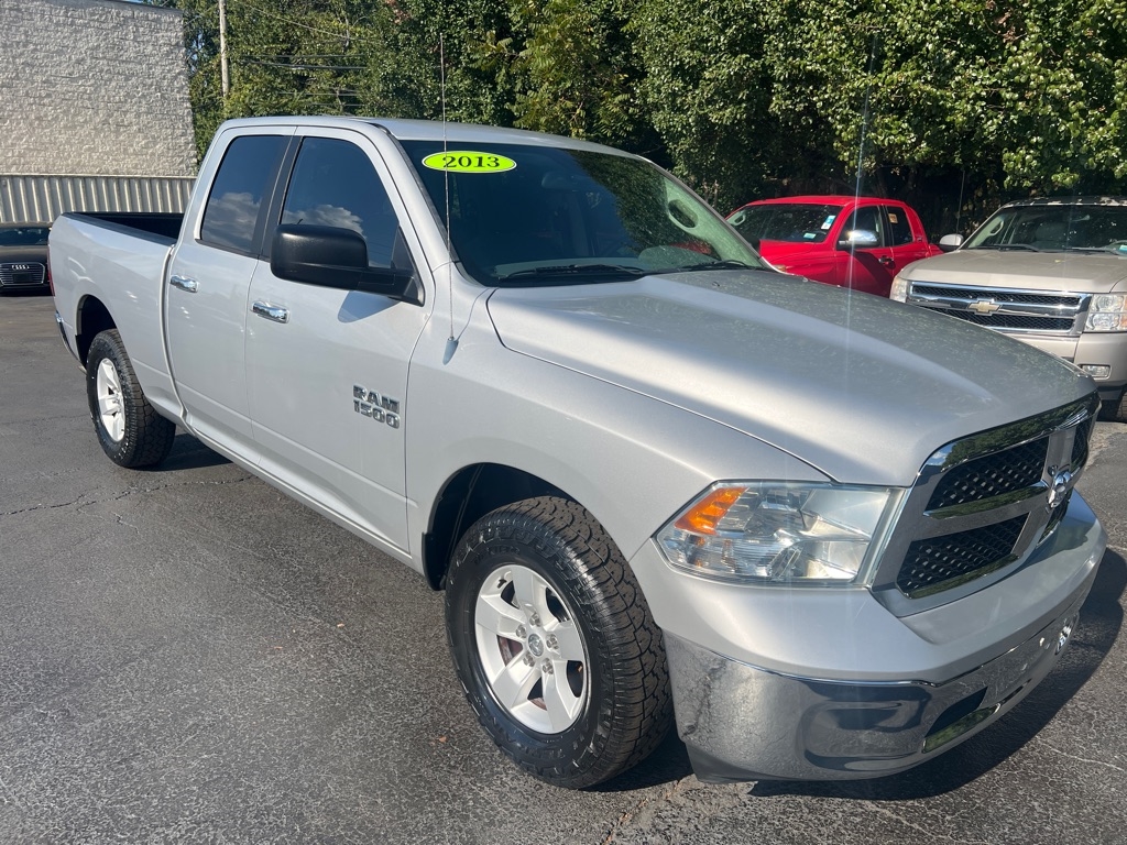 2013 Ram 1500 SLT photo 3