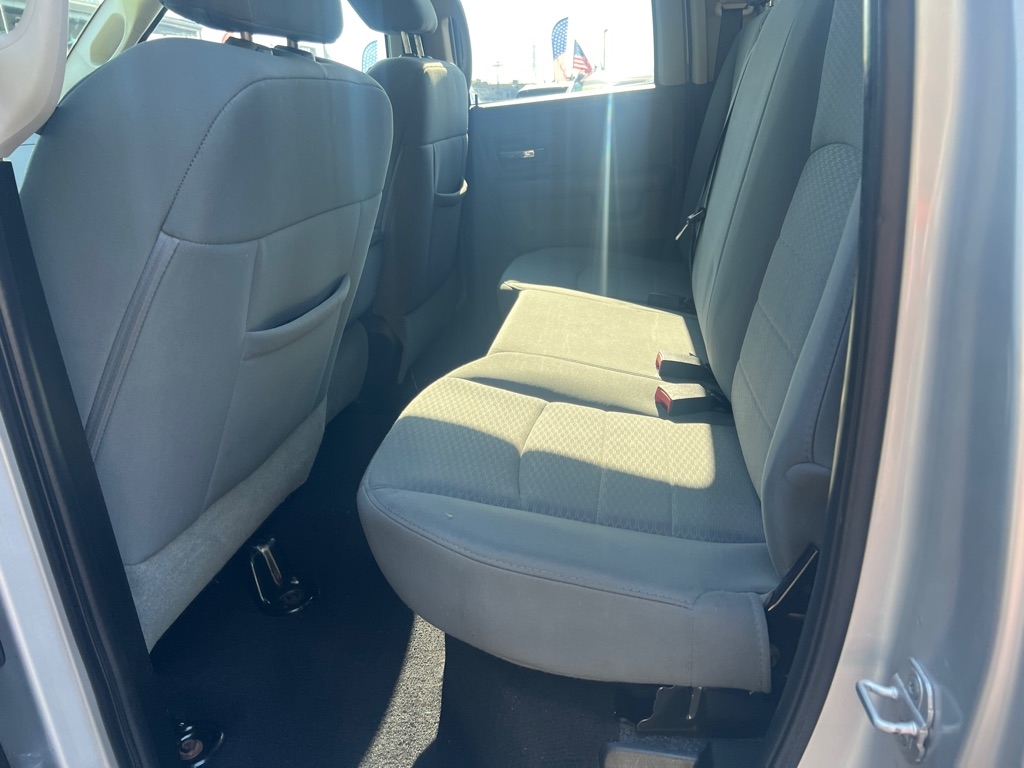2013 Ram 1500 SLT photo 9