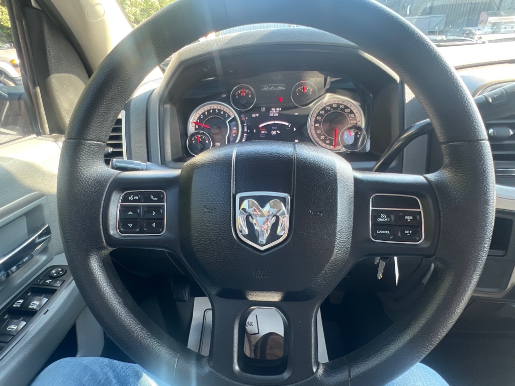 2013 Ram 1500 SLT photo 17