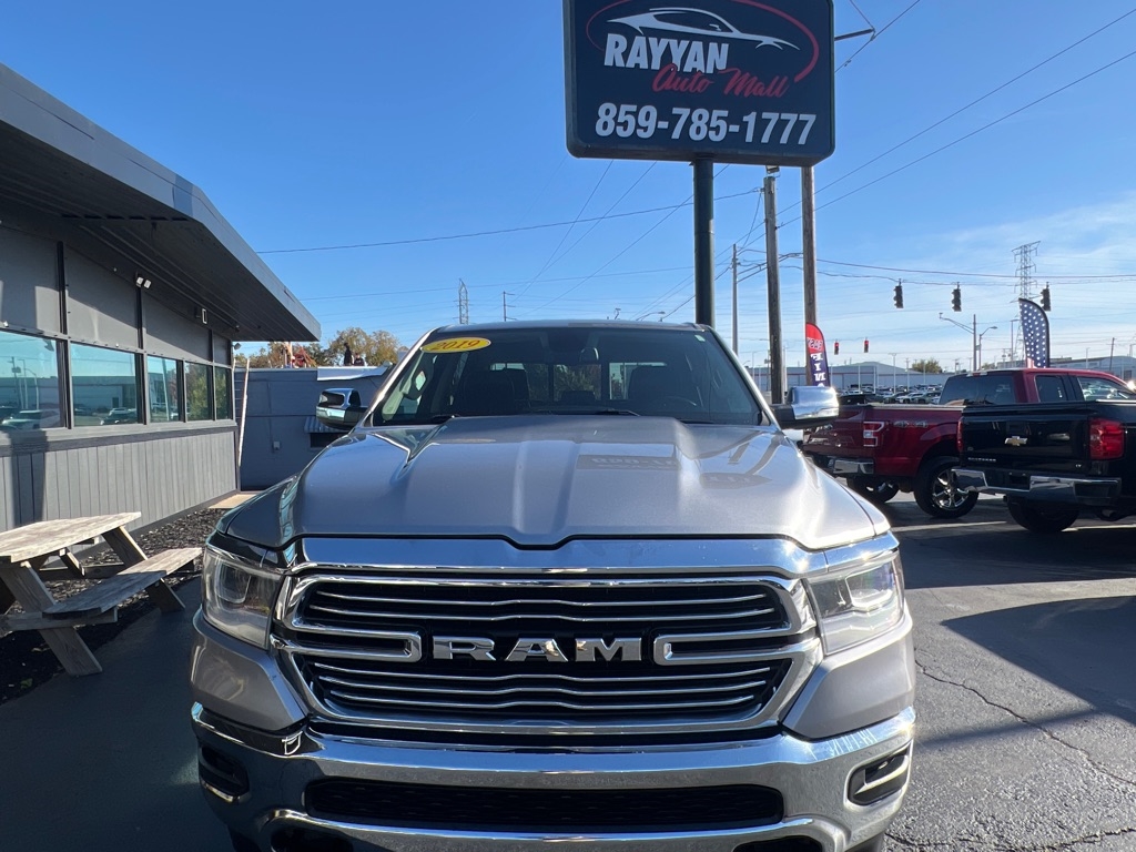 RAM 1500 Laramie 4x4 Crew Cab 5'7" Box 2019 RAM 1500 Laramie 4x4 Crew Cab 5'7" Box 2019