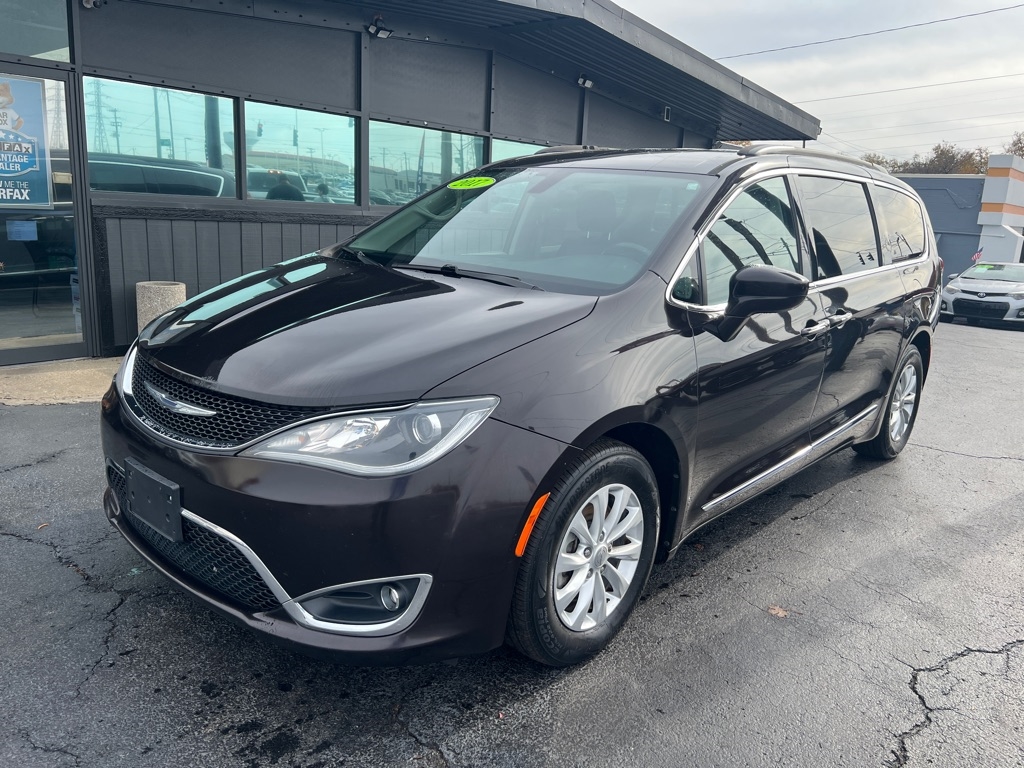 2017 Chrysler Pacifica Touring-L FWD