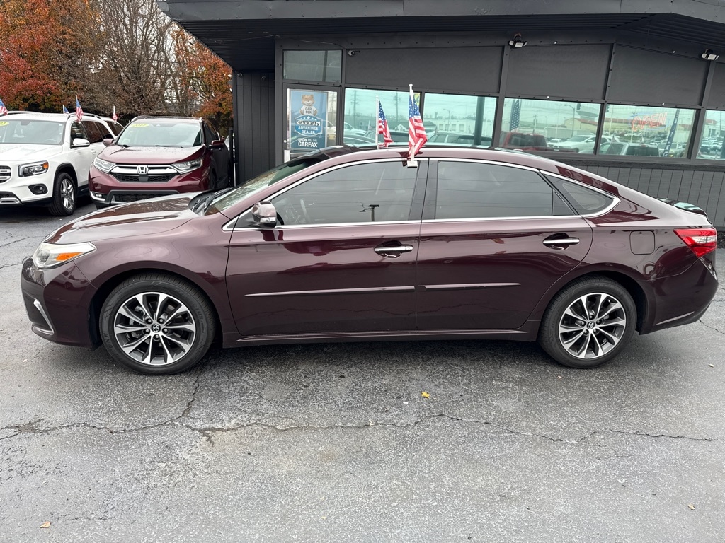 2018 Toyota Avalon XLE photo 3