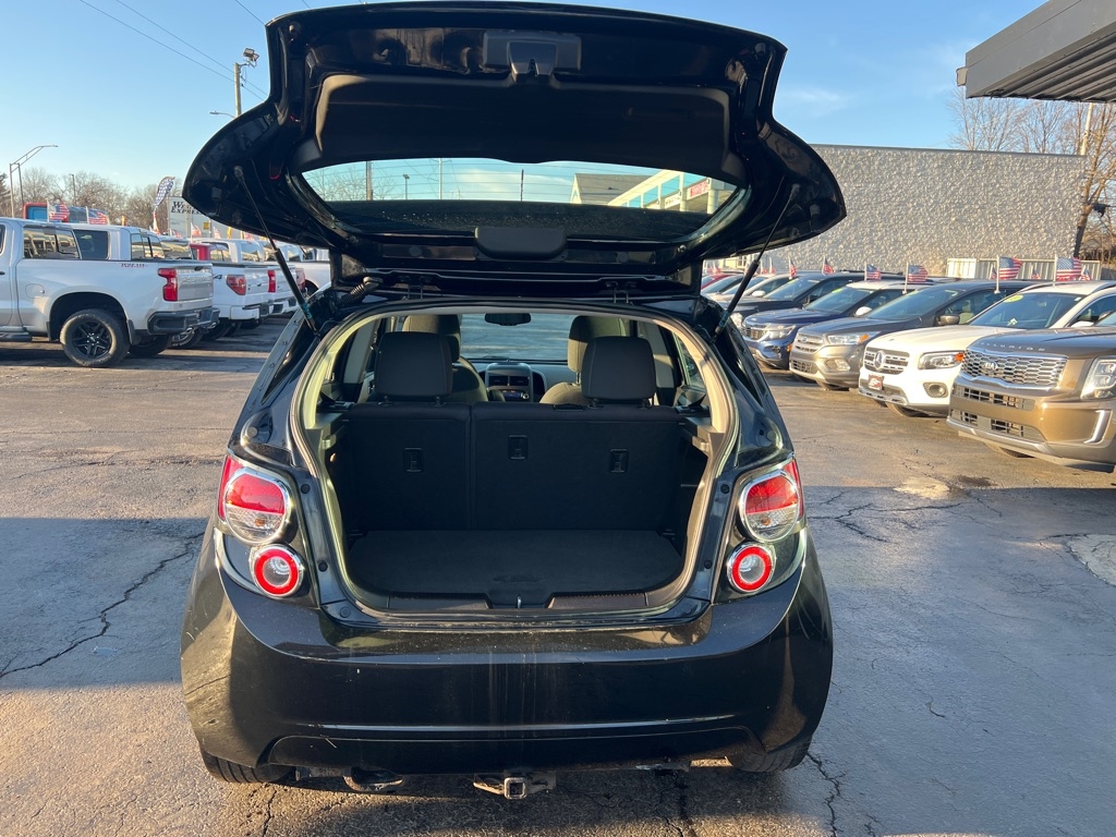 Chevrolet Sonic 5dr HB LT 2LT 2012