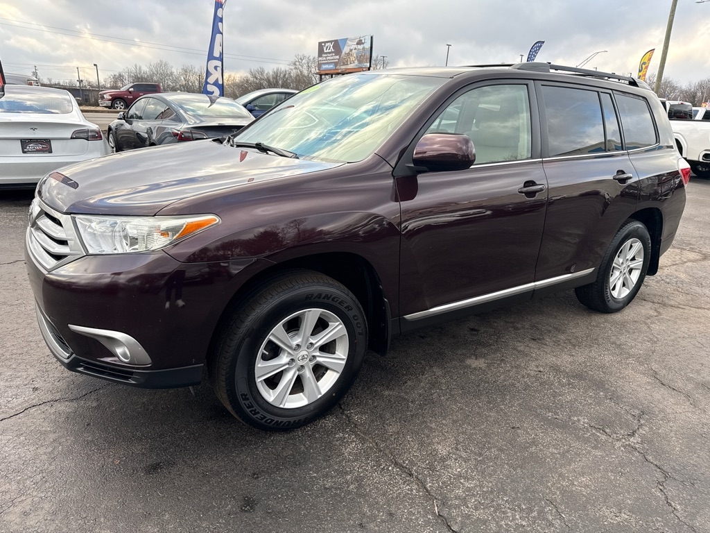 Toyota Highlander 4WD 4dr V6 Base (Natl) 2011