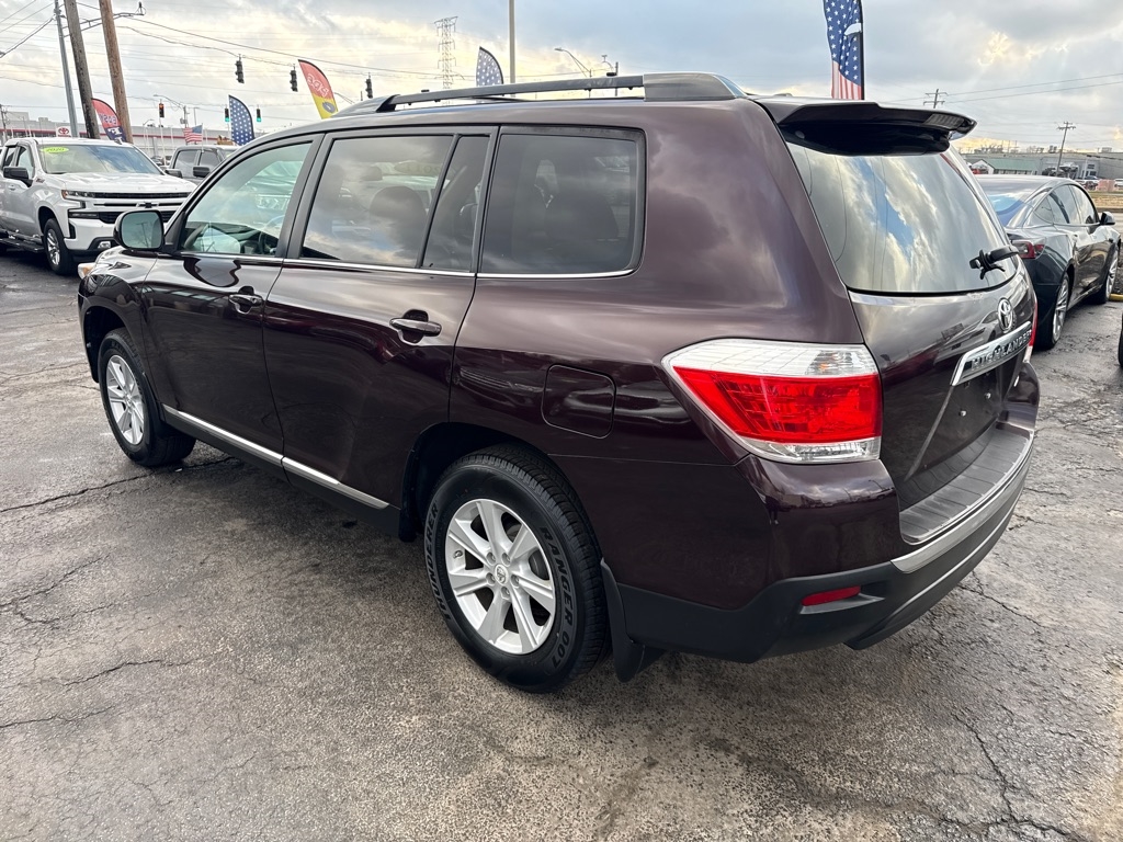 Toyota Highlander 4WD 4dr V6 Base (Natl) 2011