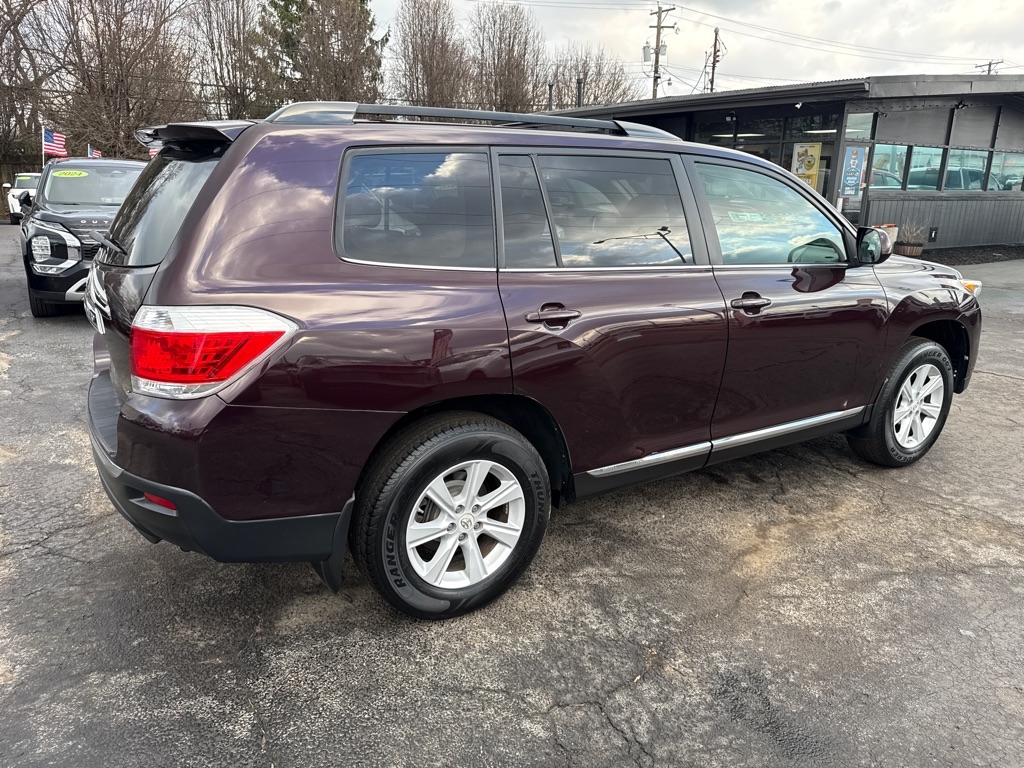 Toyota Highlander 4WD 4dr V6 Base (Natl) 2011